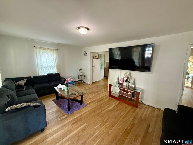 11 Windsor Place, Norwalk, CT 06854