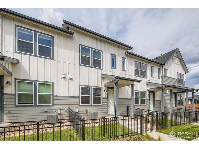 2787 Bear Springs Cir, Longmont, CO 80503