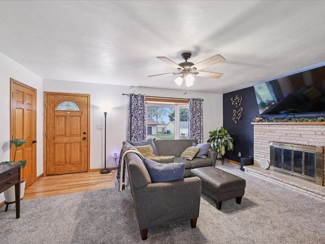 414 A Avenue, Atkins, IA 52206