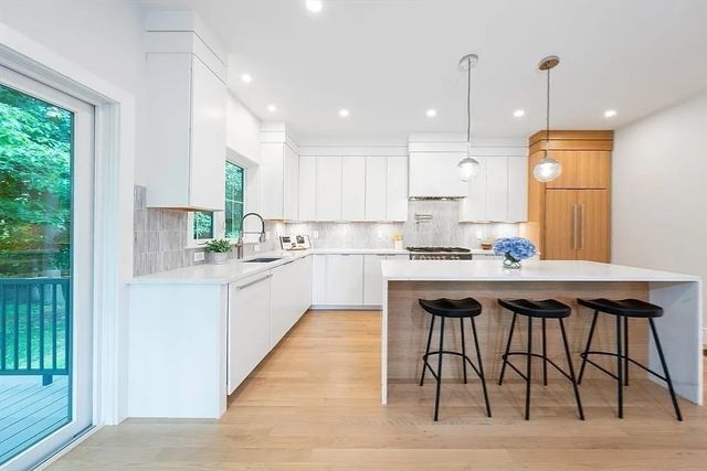 35 John St 35, Newton, MA 02459