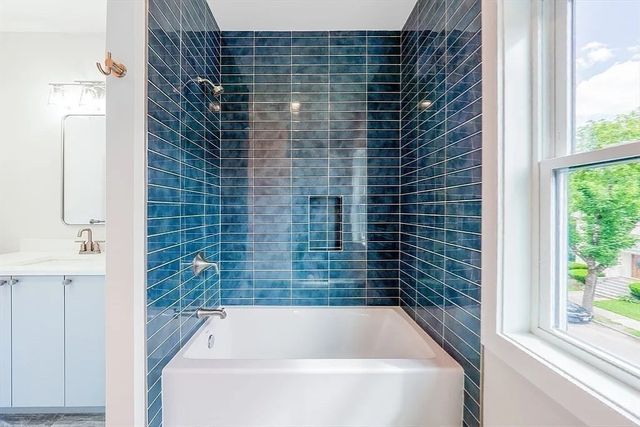 35 John St 35, Newton, MA 02459