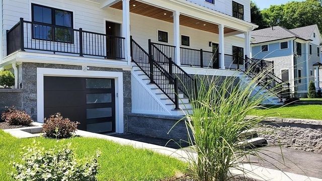 35 John St 35, Newton, MA 02459