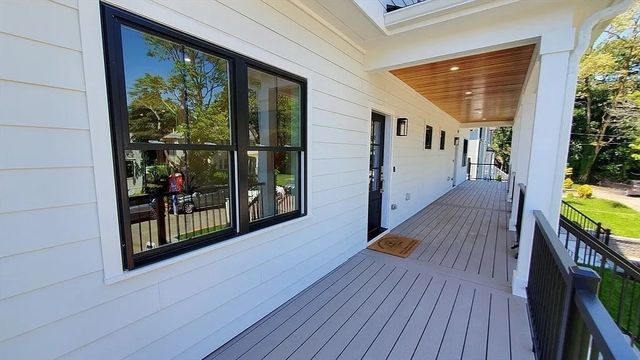 35 John St 35, Newton, MA 02459