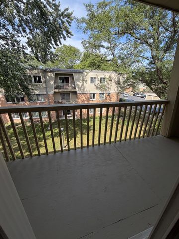 7316 W 22nd Street 305, Saint Louis Park, MN 55426