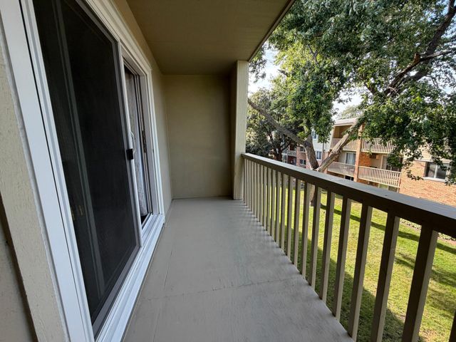 7316 W 22nd Street 305, Saint Louis Park, MN 55426
