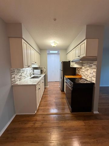 7316 W 22nd Street 305, Saint Louis Park, MN 55426