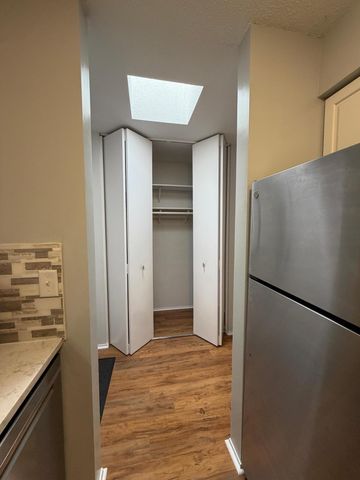 7316 W 22nd Street 305, Saint Louis Park, MN 55426