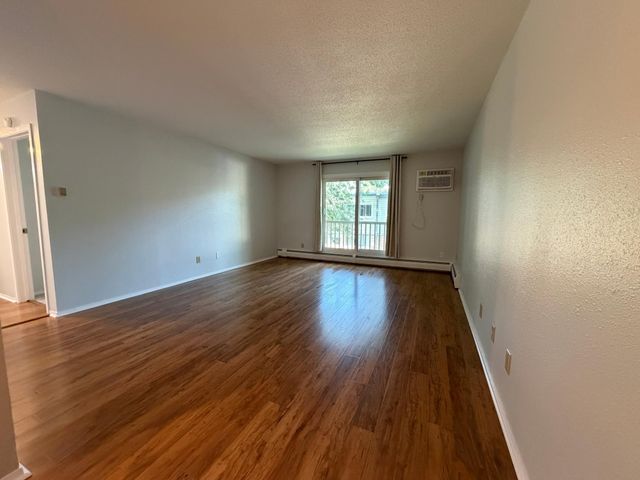 7316 W 22nd Street 305, Saint Louis Park, MN 55426
