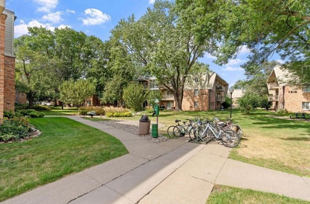 7316 W 22nd Street 305, Saint Louis Park, MN 55426