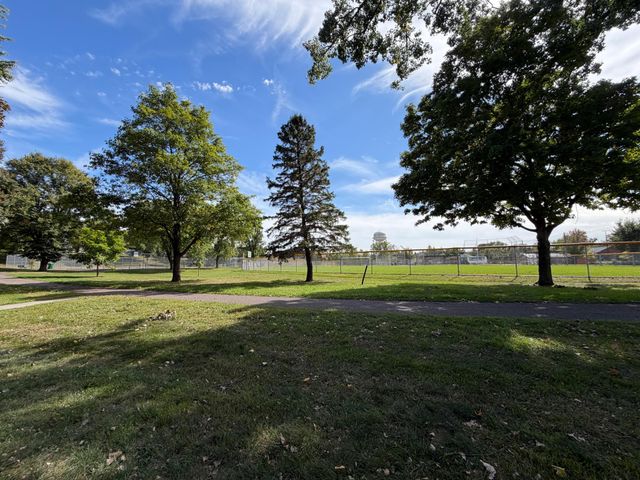 7316 W 22nd Street 305, Saint Louis Park, MN 55426