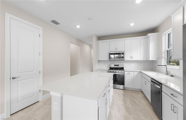 7148 Chapel Creek LN, North Fort Myers, FL 33917