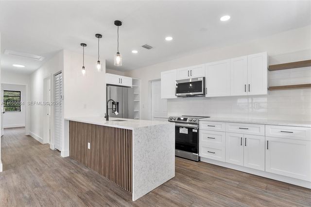 1950 NW 57th St, Miami, FL 33142