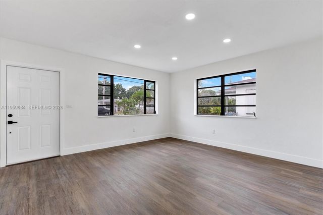 1950 NW 57th St, Miami, FL 33142