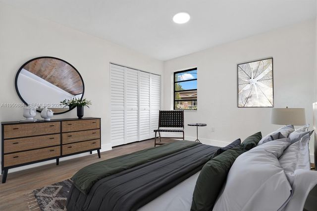 1950 NW 57th St, Miami, FL 33142