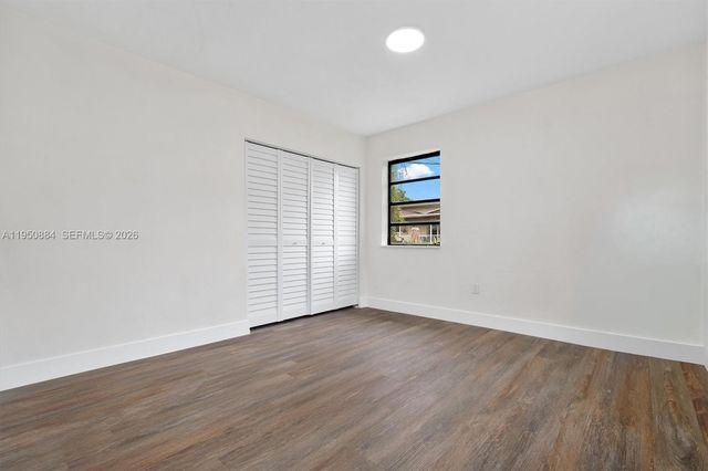 1950 NW 57th St, Miami, FL 33142