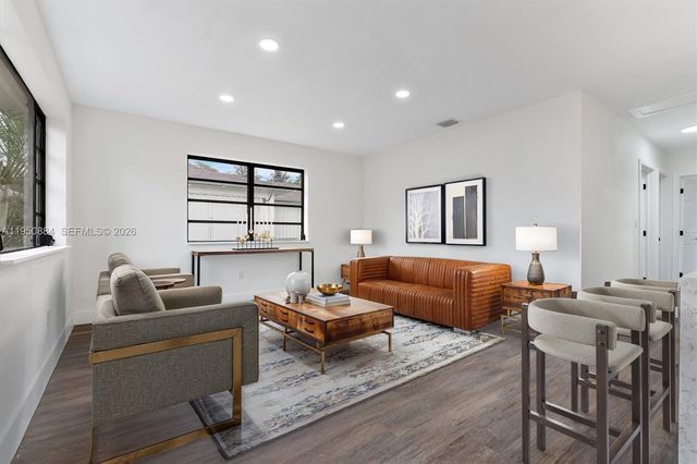 1950 NW 57th St, Miami, FL 33142