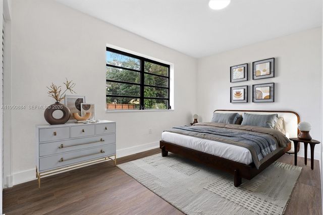 1950 NW 57th St, Miami, FL 33142