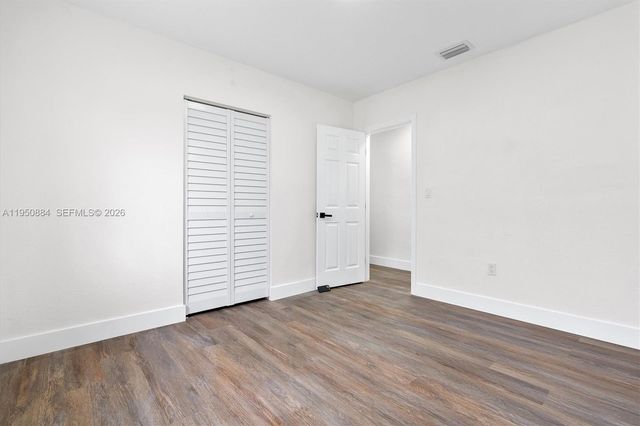 1950 NW 57th St, Miami, FL 33142