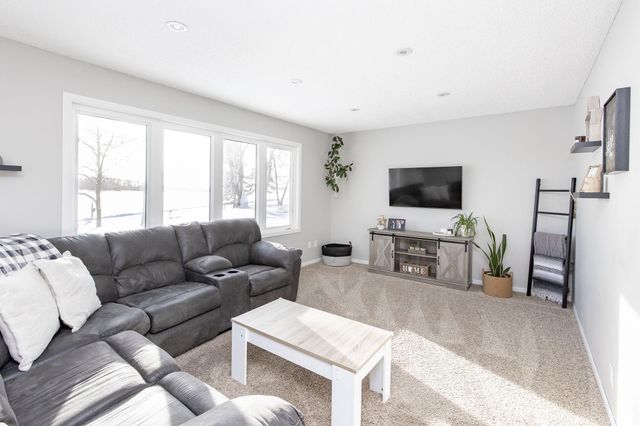 41888 Bur Oak Hills Loop, Pelican Rapids, MN 56572