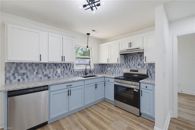517 Munster Avenue, Greensboro, NC 27406