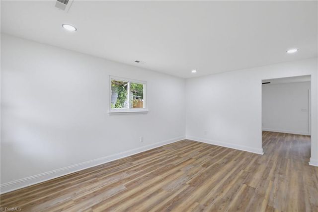 517 Munster Avenue, Greensboro, NC 27406