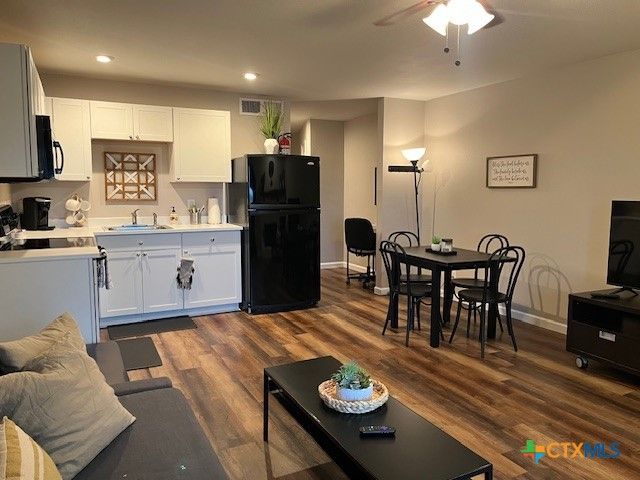 943 Parkview Drive C3, Canyon Lake, TX 78133