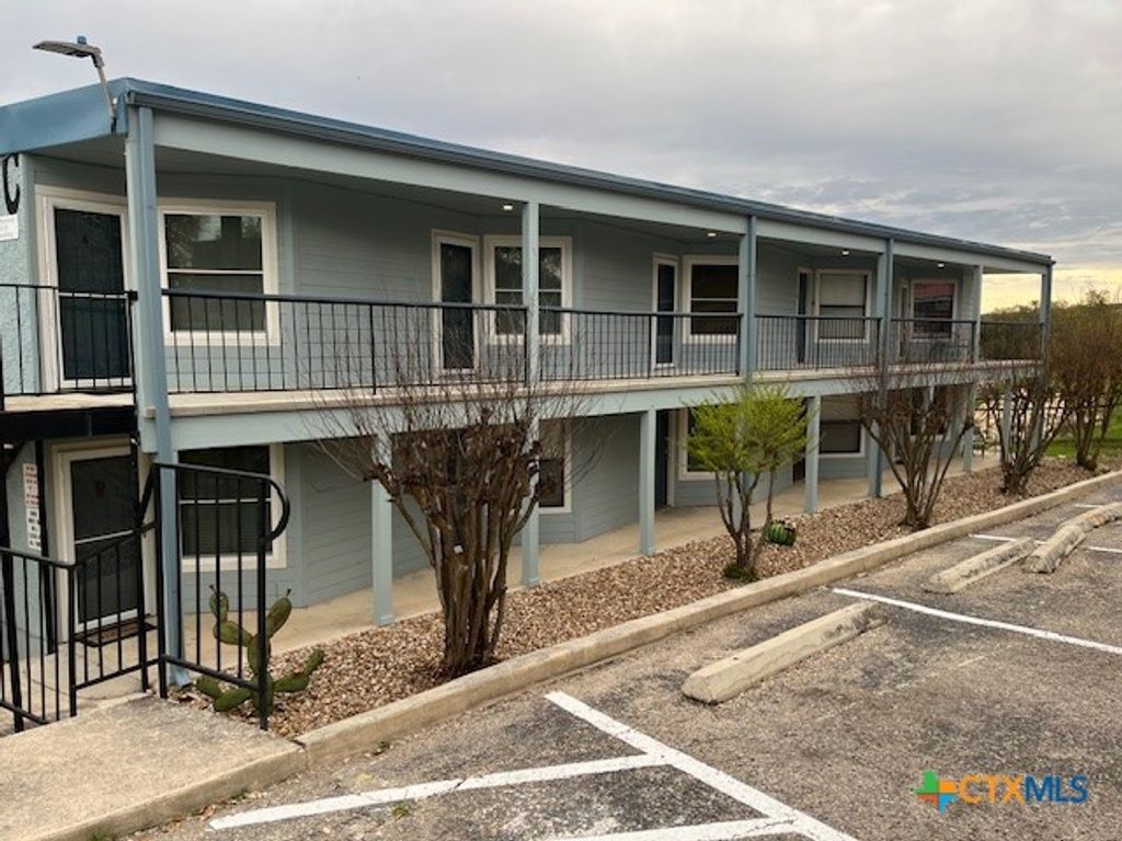 943 Parkview Drive C3, Canyon Lake, TX 78133