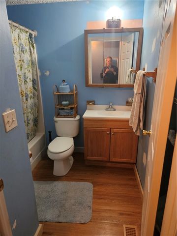 84 Wayfaring Lane, Greece, NY 14612