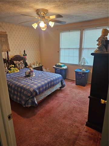 84 Wayfaring Lane, Greece, NY 14612