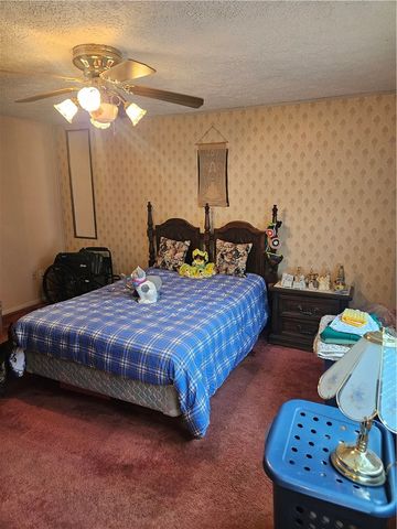 84 Wayfaring Lane, Greece, NY 14612