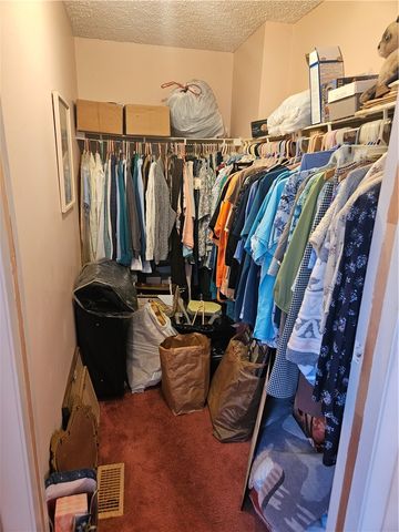 84 Wayfaring Lane, Greece, NY 14612