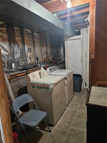 84 Wayfaring Lane, Greece, NY 14612