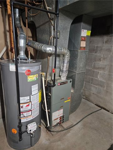 84 Wayfaring Lane, Greece, NY 14612