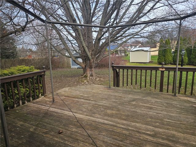 84 Wayfaring Lane, Greece, NY 14612