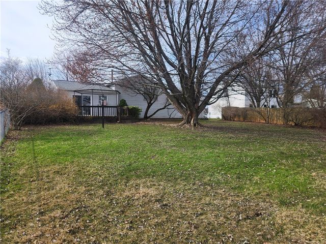 84 Wayfaring Lane, Greece, NY 14612