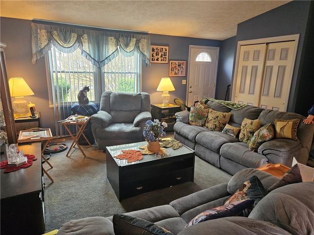 84 Wayfaring Lane, Greece, NY 14612