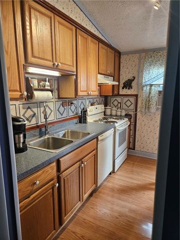 84 Wayfaring Lane, Greece, NY 14612