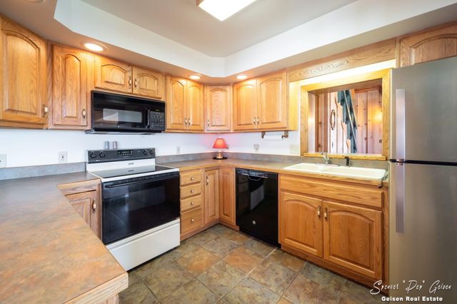 8591 Hidden Trail, Orleans, MI 48865