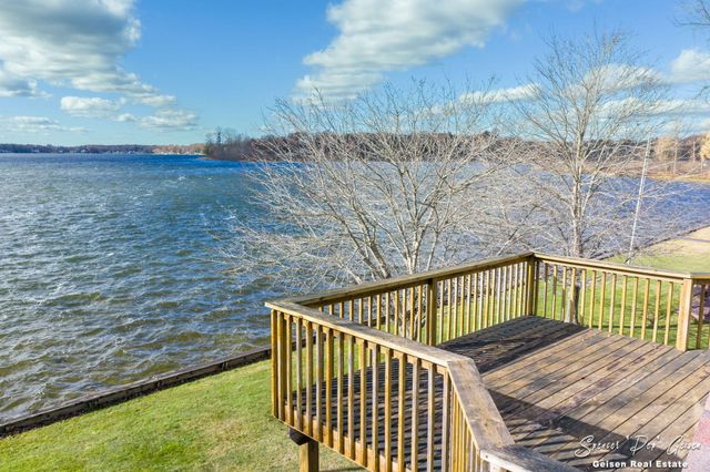 8591 Hidden Trail, Orleans, MI 48865