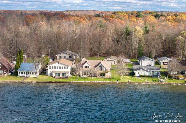 8591 Hidden Trail, Orleans, MI 48865