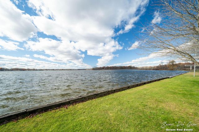 8591 Hidden Trail, Orleans, MI 48865