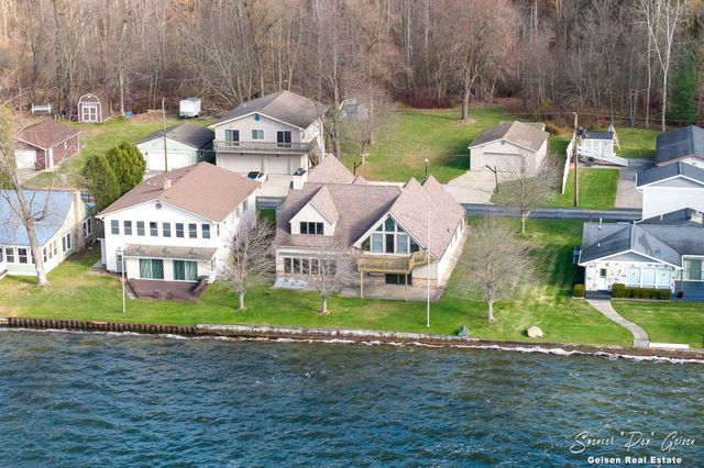 8591 Hidden Trail, Orleans, MI 48865