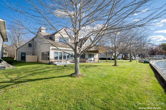 8591 Hidden Trail, Orleans, MI 48865