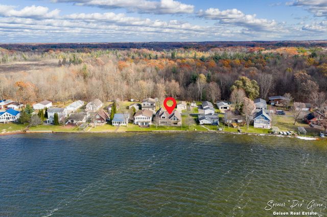 8591 Hidden Trail, Orleans, MI 48865