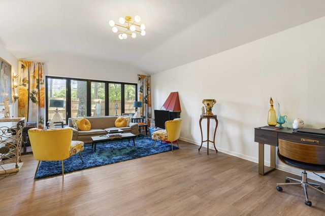 512 Westwood Dr, Tullahoma, TN 37388