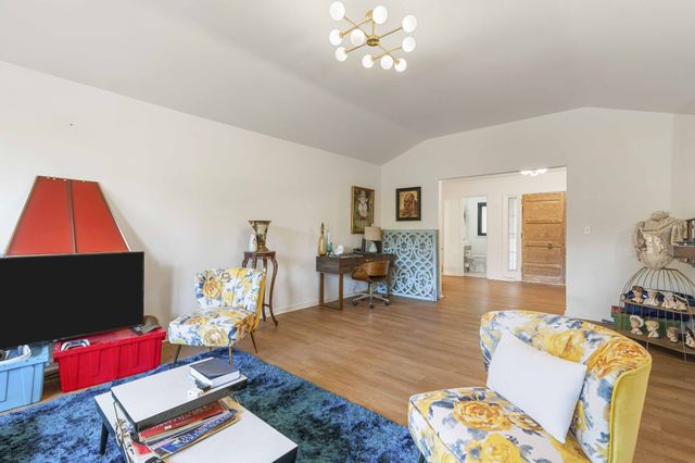 512 Westwood Dr, Tullahoma, TN 37388