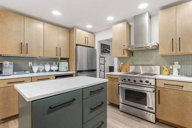 512 Westwood Dr, Tullahoma, TN 37388