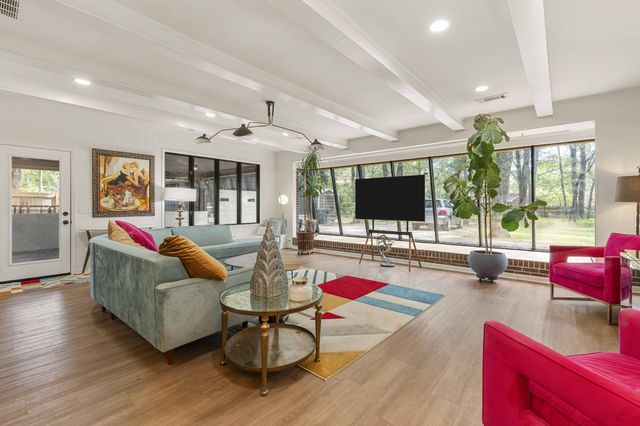 512 Westwood Dr, Tullahoma, TN 37388