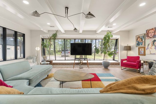 512 Westwood Dr, Tullahoma, TN 37388