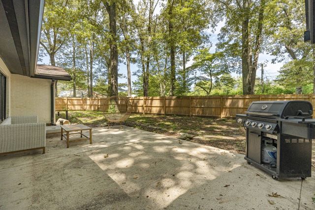 512 Westwood Dr, Tullahoma, TN 37388